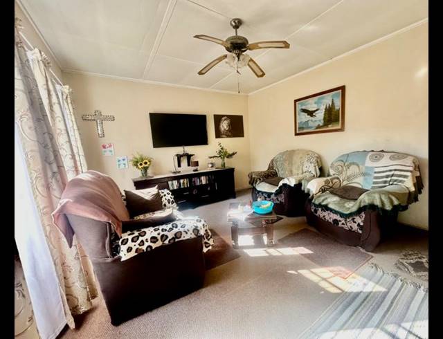 2 BEDROOM HOUSE FOR SALE IN VANDERBIJLPARK CW 2